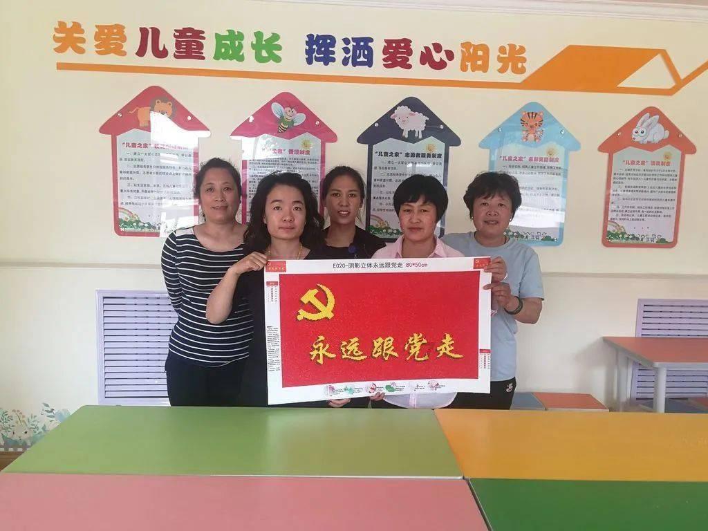 划龙舟吃粽子